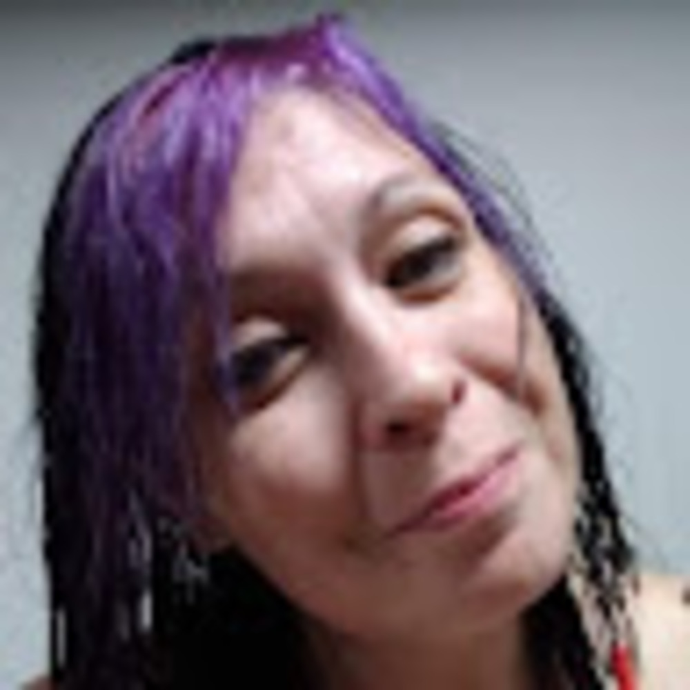 Meet your Posher, Crystal